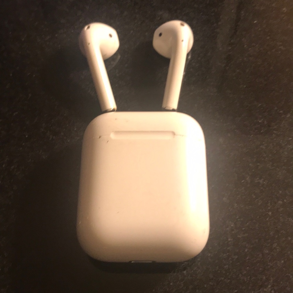 AirPods